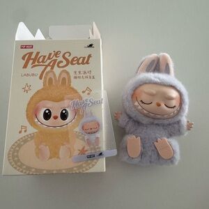 Pop Mart Labubu have a seat Zizi